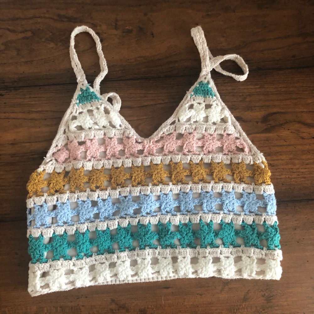 American eagle crochet crop top